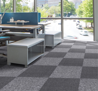 Luxuriöse Bedruckte Quadratische Nylon-Teppichfliesen mit Modernem Tufting-Muster, Modulare Bodenteppiche für Gewerbliche, Büro- und Hotelprojekte