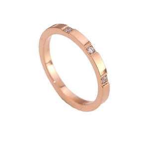 Cincin Tiga Berlian Sederhana, Cincin Titanium Steel Rose Gold dan Zircon, Aksesoris Cincin Ekor Penjualan Langsung dari Produsen - Product Image 4