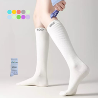 Chaussettes de compression montantes pour femmes avec logo personnalisé, faible MOQ, design dégradé personnalisé, 20-30 mmHg, options de bordure et de semelle, collection Printemps