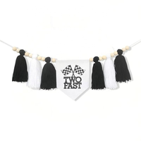 Rennwagen-Thema Süßes Langlebiges Stoff-Dekorationsset für den 1. Geburtstag von Babyjungen mit Geburtstagshut, Tortendekoration und Hochstuhl-Verzierung