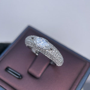 Anello da Donna NOVA Brand Influencer in Argento Sterling S925 Placcato Oro con Moissanite Taglio Marquise 5x10 e Micro Pavé a <span class=keywords><strong>Stelle</strong></span> Pieno - Product Image 3