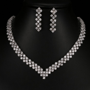 Conjunto de Aretes y Collar Roman <span class=keywords><strong>II</strong></span> con Circones Plateados - Joyería Elegante para Mujer, Ideal para Regalo y Fiestas, Exhibición de Lujo - Product Image 2