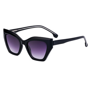 Lunettes de soleil œil de chat de style européen pour femmes, monture noire, lentille en PC, protection UV400, design quadrilatéral, Rx5739 - Product Image 4