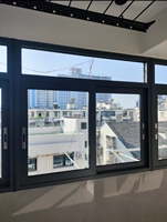 Fenêtre coulissante en aluminium de qualité commerciale avec cadre robuste pour projet de bureau au Kenya