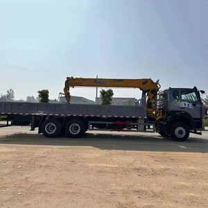 Camion grue Sinotruk HO WO XC MG 6x4, 14 tonnes, flèche télescopique à 5 sections, équipement de levage de construction sur mesure - Product Image 3