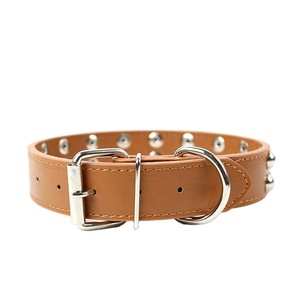 Collare per animali domestici in vera pelle tempestato di rivetti a spillo di lusso di design personalizzato collare per animali in vera pelle con corda di piombo - Product Image 1