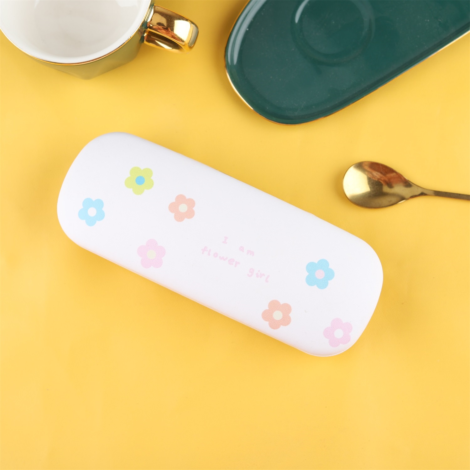 ดอกไม้เล็กสีขาว