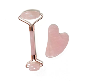 Rodillo de masaje Gua Sha de cuarzo rosa de alta calidad, masajeador facial de cristal Natural con logotipo personalizado con caja, rodillo de Jade Premium Guasha - Product Image 1