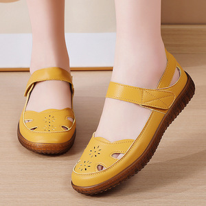 Large Size <strong>Closed</strong>-<strong>Toe</strong> <strong>Sandals</strong> for Women Summer Breathable Hollow Out Shoes Middle-Aged Mom Flat Shoes Soft Sole Non-Slip Shoes - Product Image 2