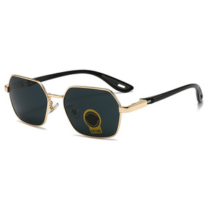 <span class=keywords><strong>Gafas</strong></span> <span class=keywords><strong>de</strong></span> Sol Polarizadas UV380 <span class=keywords><strong>de</strong></span> Alta Calidad con Montura <span class=keywords><strong>de</strong></span> Metal y Cristal, Moda Verano 2026, Unisex, Gran Venta, <span class=keywords><strong>Gafas</strong></span> para Viajes y Conducción 3719 - Product Image 1