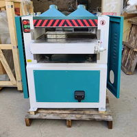Machine à raboter le bois pour l'usinage des panneaux en atelier de menuiserie, d'assemblage de meubles et de menuiserie industrielle