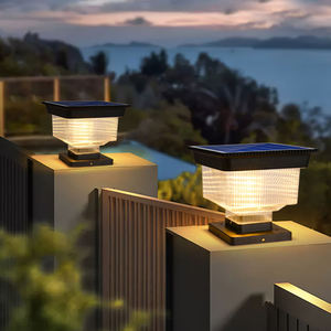 Lampe de colonne de porte principale à LED moderne et étanche à l'énergie solaire pour l'extérieur, la maison et le jardin - Product Image 1