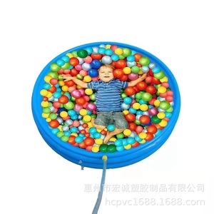 Piscine gonflable en PVC en forme de requin avec pulvérisation d'eau, tapis de jeu aquatique extérieur pour enfants avec balles et fontaine - Product Image 2