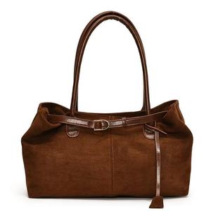 Sac à main en cuir suédé moyen avec boucle en métal Fourre-tout de grande capacité pour sac à bandoulière ou à poignée supérieure - Product Image 4