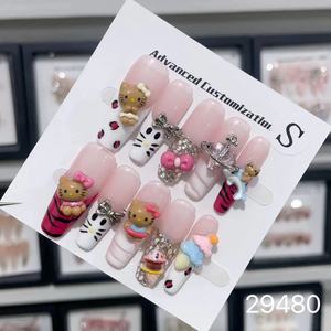 Caja personalizada hecha a mano al por mayor diseño lindo 3D dibujos animados acrílico Anime <span class=keywords><strong>Sanrio</strong></span> Kuromi Kitty gato arte prensa artificial <span class=keywords><strong>uñas</strong></span> - Product Image 3