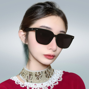 Lunettes de soleil unisexes Lisha, monture noire en PC, protection UV400, type polarisé, 3 pare-soleil, emballage en boîte - Product Image 5