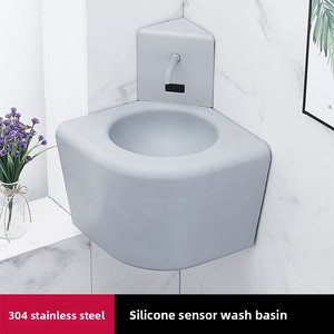 Lavabo Angolare a Parete in Acciaio Inox 304 da 30mm con Sensore Automatico Senza Contatto e Protezione Antiurto in Silicone per Sale Interviste - Product Image 6