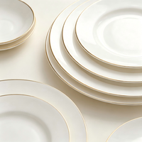 Ensemble d'assiettes élégantes en porcelaine blanche avec bord doré, plusieurs tailles, pour dîner, salade, dessert, écologiques, empilables, pour restaurants, hôtels, vente en gros