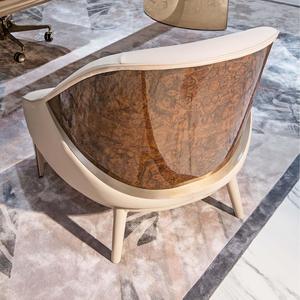 Poltrona Singola di Lusso Italiana per Soggiorno, Moderna Sedia in Legno Massello e Velluto per Villa - Product Image 2