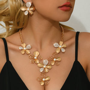 Модные европейские и американские ювелирные наборы, популярные инкрустированные стразами серьги и колье - Product Image 1