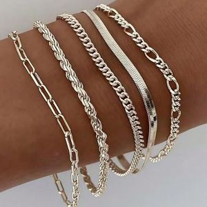 Pulseras de Cadena de Acero Inoxidable Personalizadas al por Mayor, Pulseras de Cadena con Eslabones Retangulares Tipo Clip para Mujer - Product Image 1