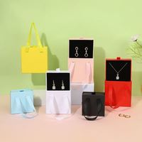 Boîtes d'emballage de bijoux en carton rigide de luxe personnalisées en gros, laminage mat, recyclables pour colliers, boucles d'oreilles, bracelets