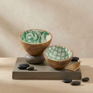 Bol en bois de manguier émaillé fait main, écologique et luxueux, avec motif floral aquarelle bleu, style rustique, pour servir des salades - Product Image 3
