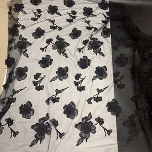 Tessuto in <span class=keywords><strong>Tulle</strong></span> <span class=keywords><strong>Ricamato</strong></span> <span class=keywords><strong>Bianco</strong></span> con Fiori 3D Moderni per Abiti da Sposa LT21861 - Product Image 6