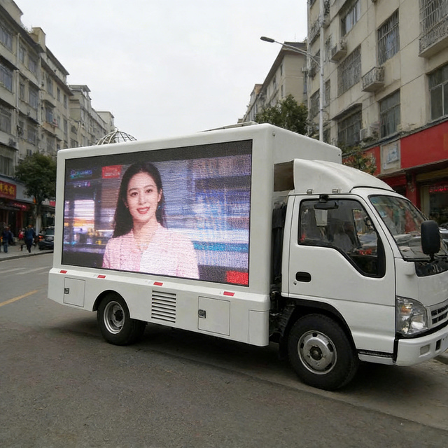 Waterproof P6 Mobile Advertising LED Screen Truck Digital Publicity Van with 3-Side Rolling Display for Sale