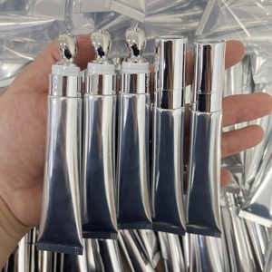 Gloss à lèvres repulpant de luxe à marque privée, effet repulpant instantané - Product Image 6