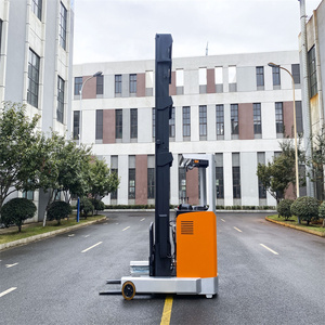 รถยกยังเก็บสินค้าแบบ Reach Truck ยี่ห้อ Younglift รับน้ำหนักได้ 2500 กิโลกรัม - Product Image 1