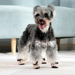 Zapatos de Invierno para Perros Pequeños, Diseño de Leopardo y Huellas, Forrados de Felpa, Cálidos, Antideslizantes, Calcetines para Interiores - Product Image 1