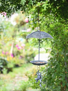 Mangeoire à oiseaux en fonte pour terrasses et cours extérieures Support à suspendre Ajoute des ornements de <span class=keywords><strong>jardin</strong></span> élégants Balcons Décorations de cour - Product Image 3
