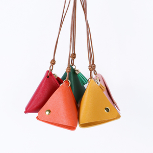 Portamonete in Pelle Mini Zongzi con Chiusura a Bottone e Tracolla Antifurto, Logo Personalizzabile, Vendita Diretta dalla Fabbrica - Product Image 2