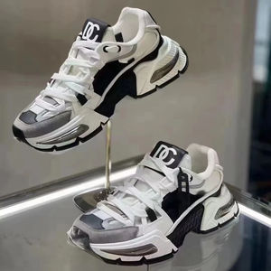 Zapatos deportivos casuales de cuero genuino, transpirables y cómodos, con cordones y punta cerrada para hombre. Calzado deportivo de estilo retro a la moda - Product Image 1