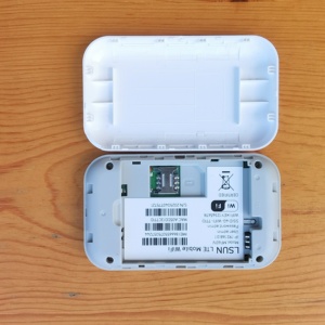 Lsun mf601v Cat4 LTE 4G <span class=keywords><strong>router</strong></span> 3650mAh pin LCD hiển thị 300Mbps <span class=keywords><strong>dual</strong></span>-band Wi-Fi hotspot <span class=keywords><strong>Sim</strong></span> Thẻ - Product Image 3