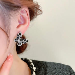 Pendientes de Mariposa E2485 con Cristales Negros de Corte Marquesa y Aleación de Rhinestone, Joyería de Moda para Mujer - Product Image 5