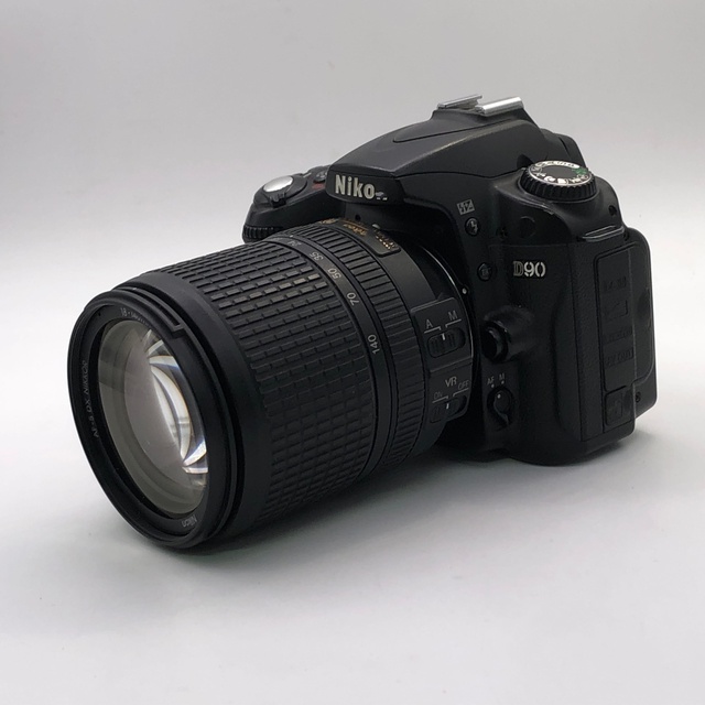 High Quality and Cheap Brand Professional Digital SLR HD Camera D90 Used Camera with 18-140 VR Anti-shake Lens.