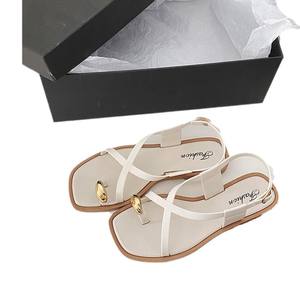 Chaussures de plage polyvalentes et tendance à semelles souples pour l'extérieur, associées à des pantoufles plates décontractées pour femmes - Product Image 6