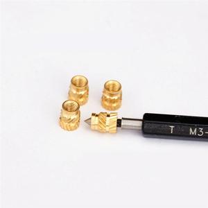 Hoogwaardige op maat gemaakte messing schroefinsertmoer M3 M4 M6 messing insertmoer - Product Image 2