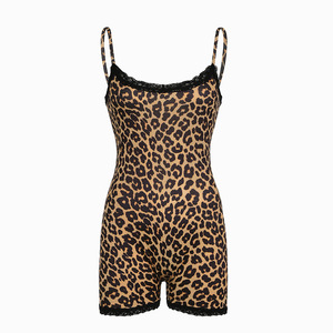 <span class=keywords><strong>Combinaison</strong></span> sexy d'été pour <span class=keywords><strong>femme</strong></span> avec bretelles et patchwork en dentelle, imprimé léopard et collants intégrés - Product Image 3