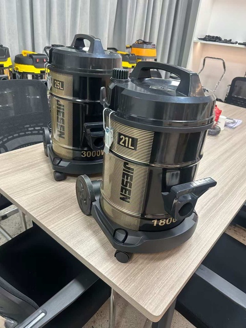 Factory Wholesale CE CB EMC Industrial Indoor Outdoor Use Electric Power Source Canister Commercial Carpet Dry Vacuum Cleaner
