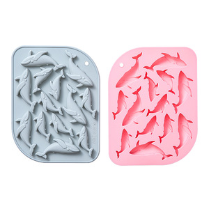 Moldes de Silicona Antiadherentes con Diseño de Ballena, Reutilizables, de Grado Alimenticio, Lindos Moldes Magnéticos de Silicona para Chocolate, Dulces y Hielo - Product Image 1