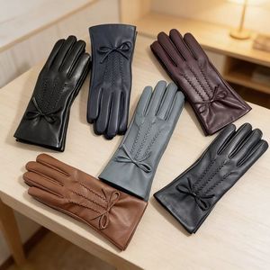 Erkekler İçin Lüks Sıcak Astarlı Siyah Koyun Derisi Eldivenler Dokunmatik Ekran Uyumlu İğne Algılama Düz Spor Görünümü - Product Image 1
