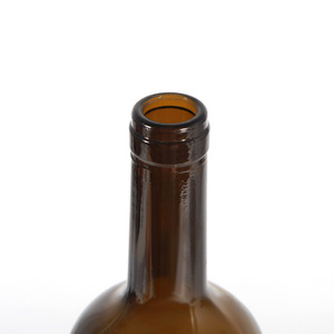 Vente chaude Bas Prix clair Ambre Rond <span class=keywords><strong>Vide</strong></span> Bouteille De <span class=keywords><strong>Vin</strong></span> 750ml Pas Cher Personnalisé Bouteilles De <span class=keywords><strong>Vin</strong></span> En Verre avec <span class=keywords><strong>Bouchon</strong></span> à Vendre - Product Image 4
