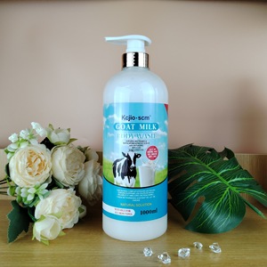 Gel Douche Exfoliant Éclaircissant Herbal au Lait de Chèvre, Vitamine C, Carotte, Tomate, Graine de Tournesol et Amande - Product Image 6