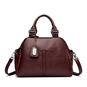 Sac à main décontracté portable en polyester durable pour femme, de luxe, de style européen-américain, à forme géométrique, avec rivets et fermeture éclair antivol, pour usage quotidien - Product Image 6