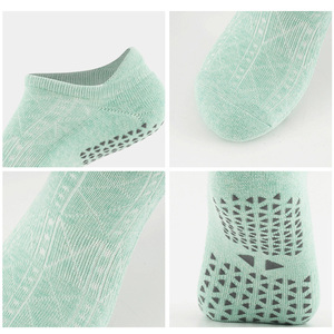 Kadınlar için Reformer Tasarım Özel Bilek Boyu Şirin Örgü Pamuklu Spor Salonu Fitness Dans Pilates Kaymaz Bilekli Logolu Spor Çorapları - Product Image 6
