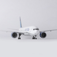 Modèle d'avion simulé Boeing B777 United Airlines à l'échelle 1/157, 47 cm, avion de ligne d'aviation civile United avec lumières et train d'atterrissage