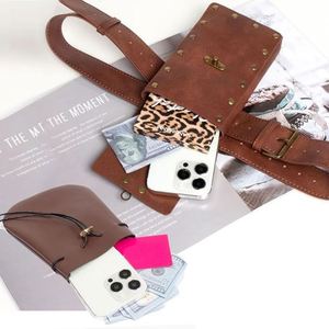 Pochette vintage en similicuir avec boucle de fermeture classique, détails rivetés et sangle réglable pour les passionnés de style rétro - Product Image 4